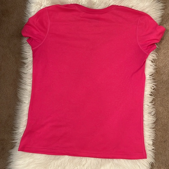 Nike dri-fit women’s pink top, like new!!!! V-Neck - Picture 5 of 6